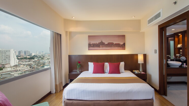 Ramada Plaza by Wyndham Bangkok Menam Riverside
